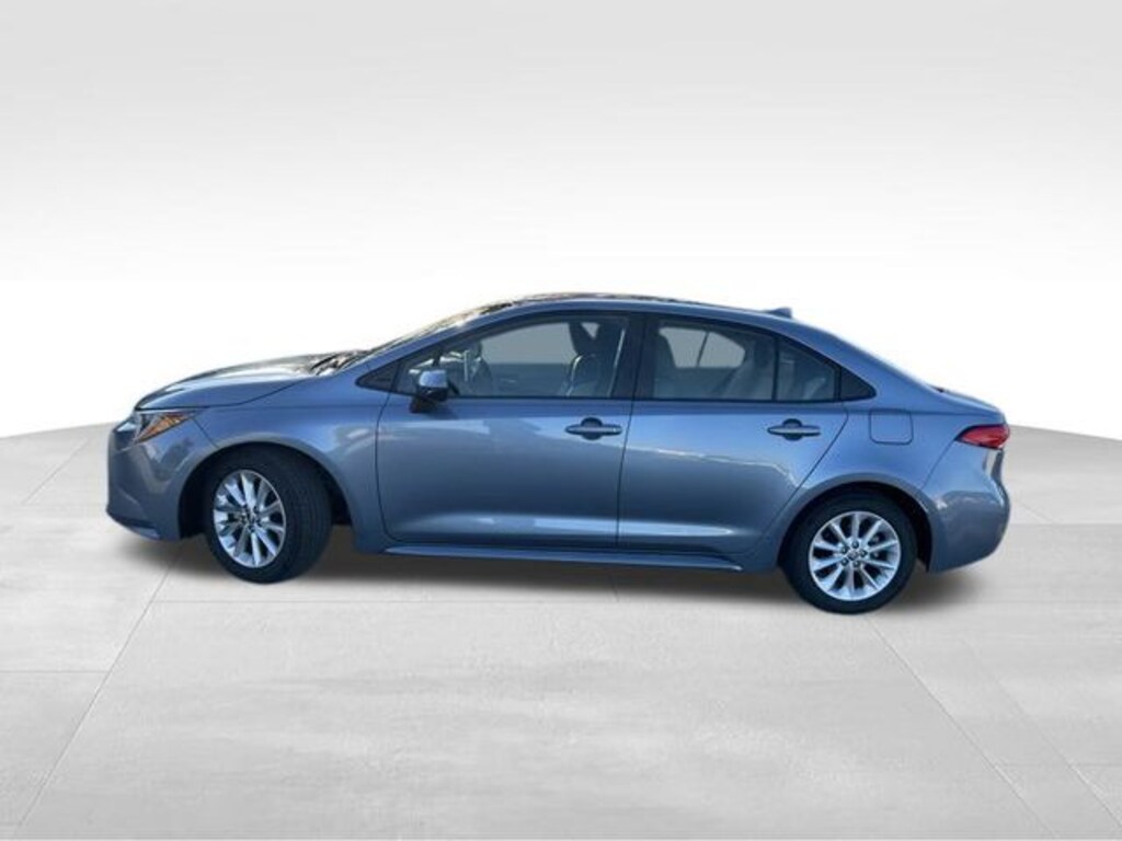 Used 2021 Toyota Corolla LE Sedan