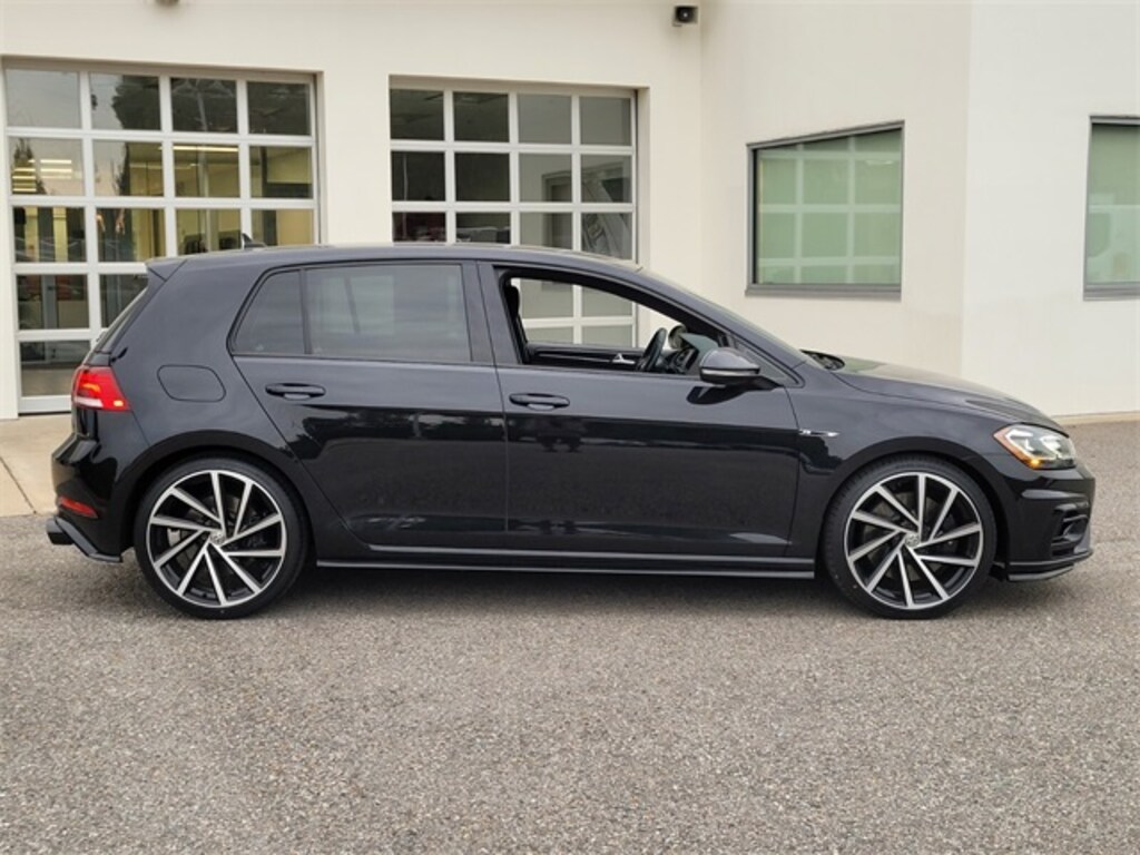 Used 2018 Volkswagen Golf R 2.0T w/DCC & Navigation Hatchback