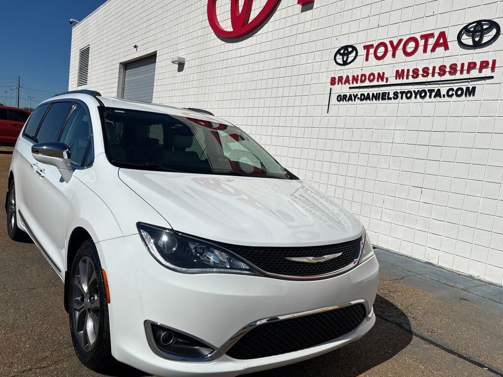Used 2017 Chrysler Pacifica Limited Van