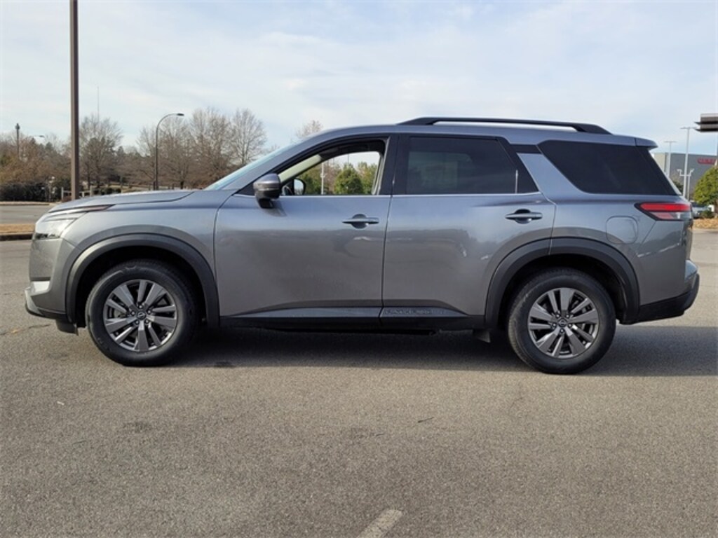 Used 2025 Nissan Pathfinder SV SUV