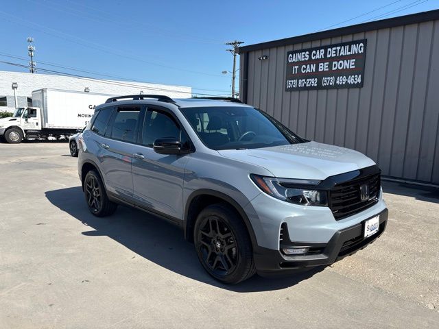 2024 Honda Passport 3.5 Black Edition 4WD Auto's photo