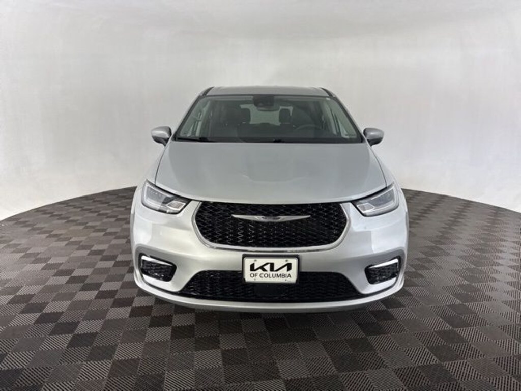 Used 2023 Chrysler Pacifica Touring L Van Passenger Van