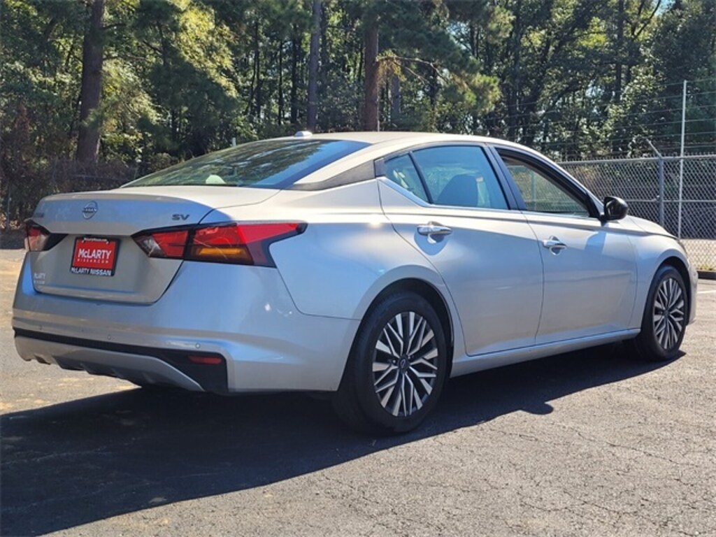 Used 2024 Nissan Altima 2.5 SV Sedan