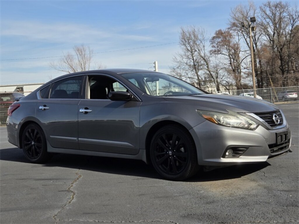 Used 2017 Nissan Altima 2.5 SR Sedan