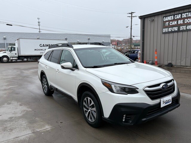 2020 Subaru Outback Premium photo 2