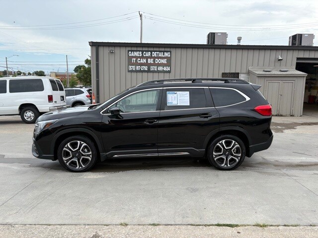 2024 Subaru Ascent Limited photo 3