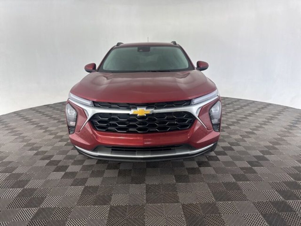 Used 2025 Chevrolet Trax LT SUV