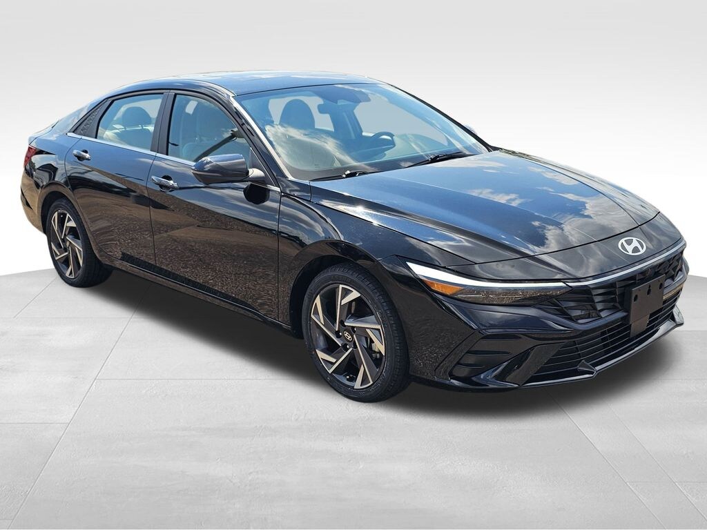 Used 2024 Hyundai Elantra Limited Sedan