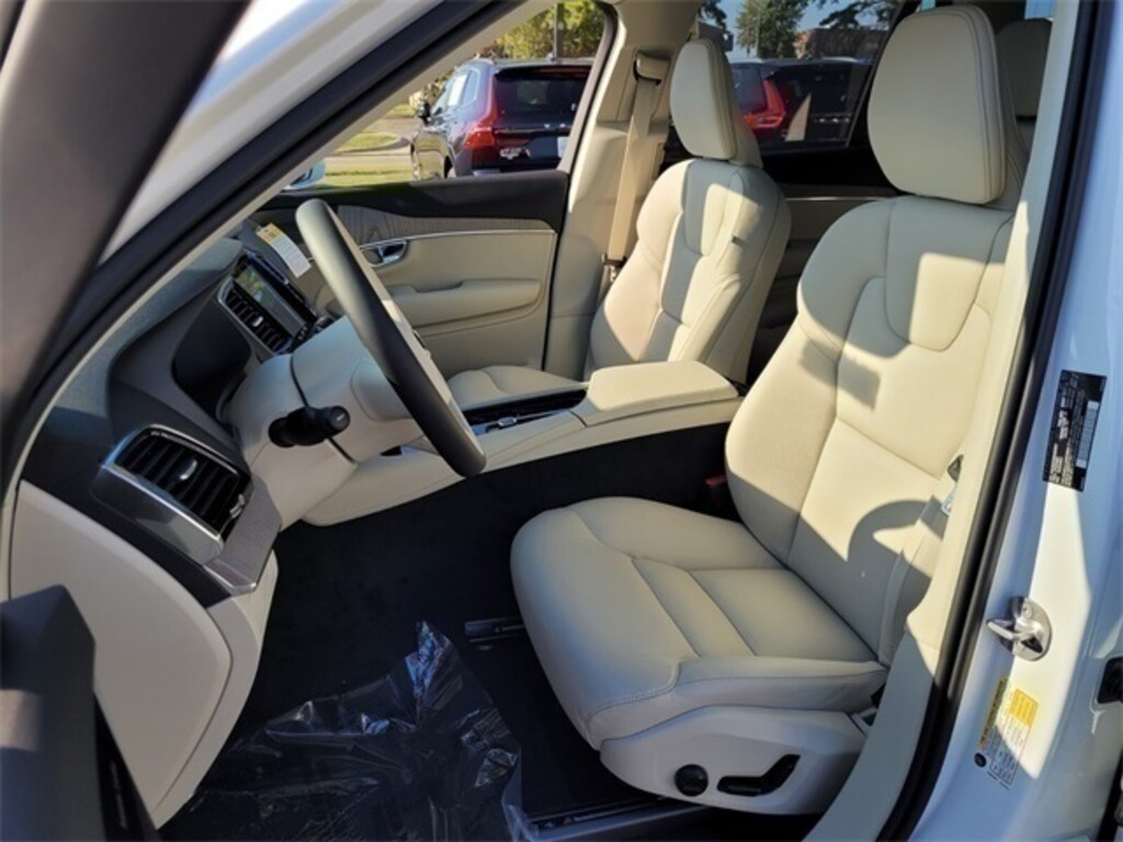 Certified 2025 Volvo XC90 plug-in hybrid T8 Plus 7-Seater SUV