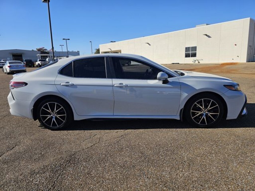 Used 2022 Toyota Camry SE Sedan