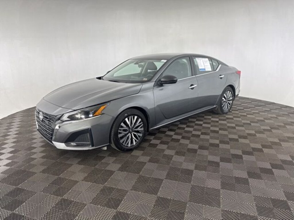 Used 2024 Nissan Altima 2.5 SV Sedan
