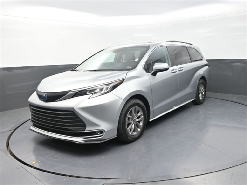 Used 2023 Toyota Sienna XLE Van Passenger Van