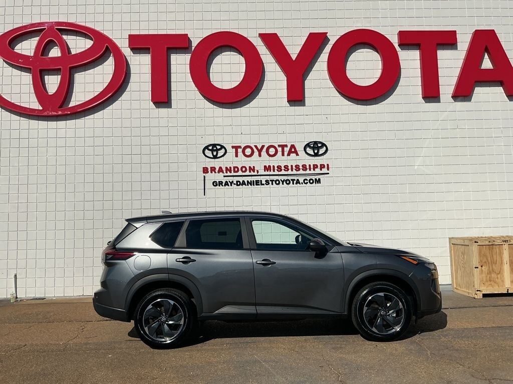 Used 2024 Nissan Rogue SV SUV