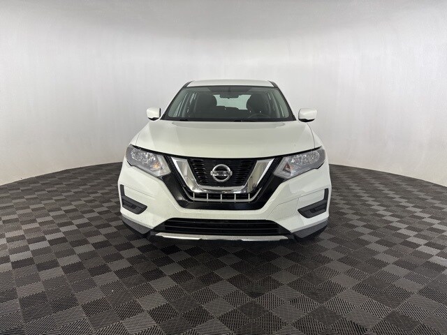 2017 Nissan Rogue S photo 2