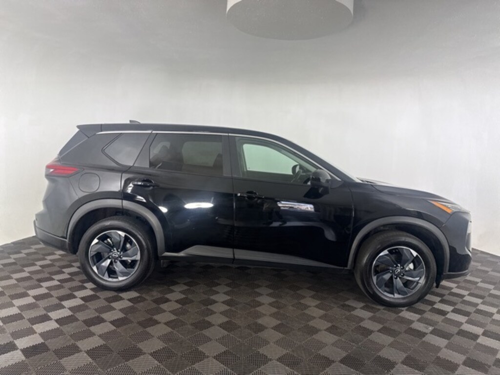 Used 2024 Nissan Rogue SV SUV