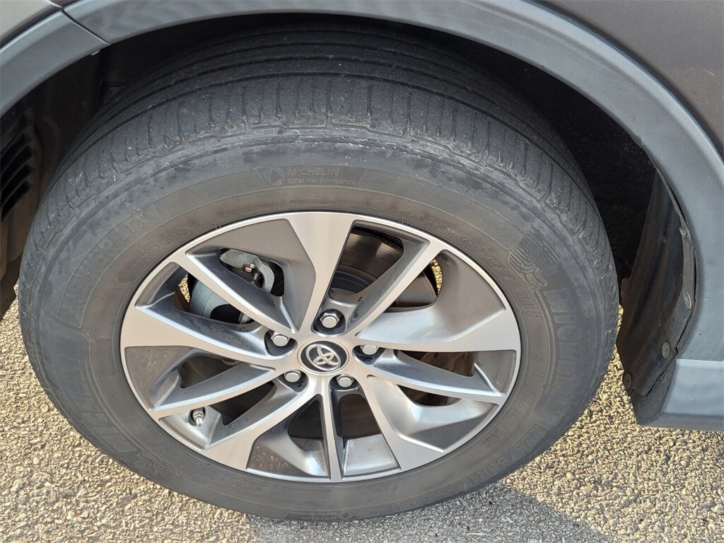 Used 2016 Toyota RAV4 Hybrid XLE SUV