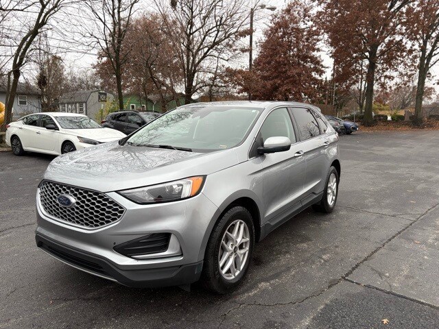 2024 Ford Edge SEL photo 3