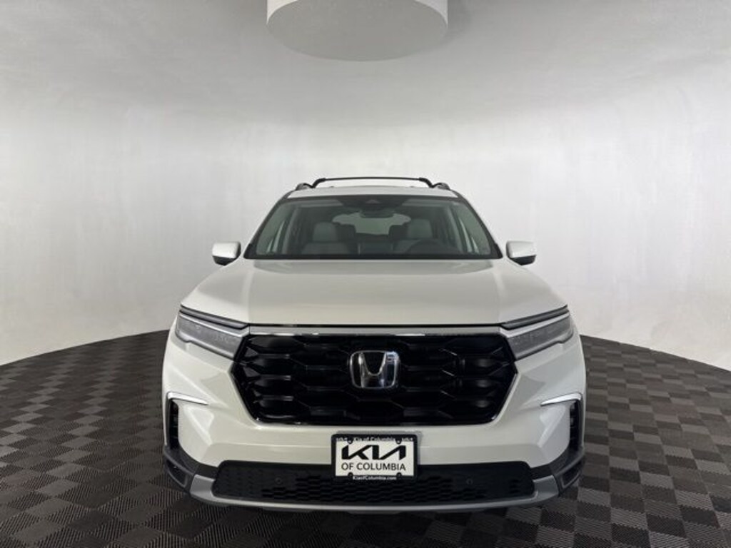 Used 2025 Honda Pilot Touring SUV