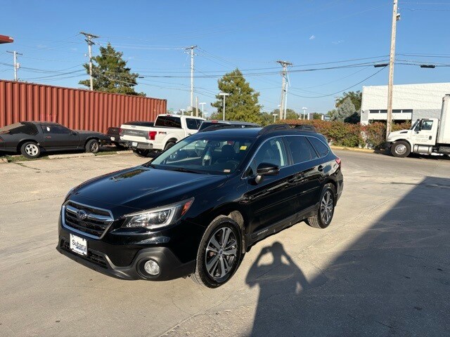 2018 Subaru Outback 2.5i Limited photo 2