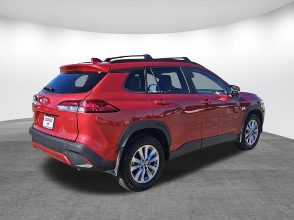 Used 2024 Toyota Corolla Cross LE SUV