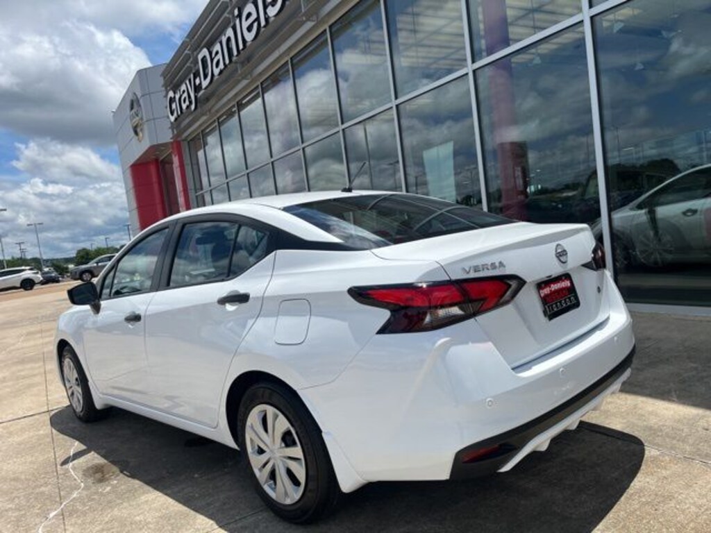 Used 2025 Nissan Versa 1.6 S Sedan