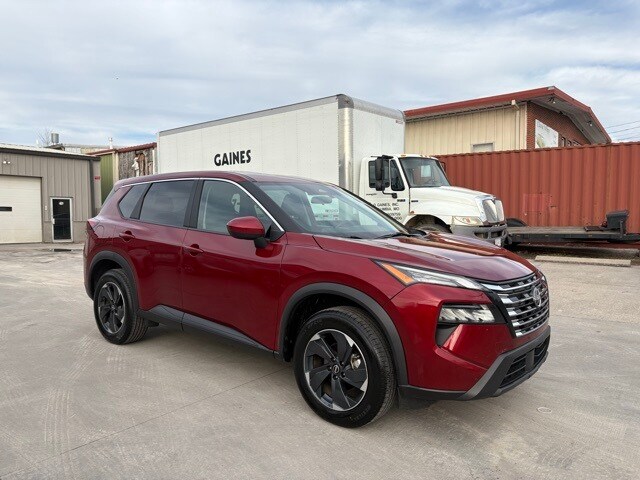 2024 Nissan Rogue SV's photo
