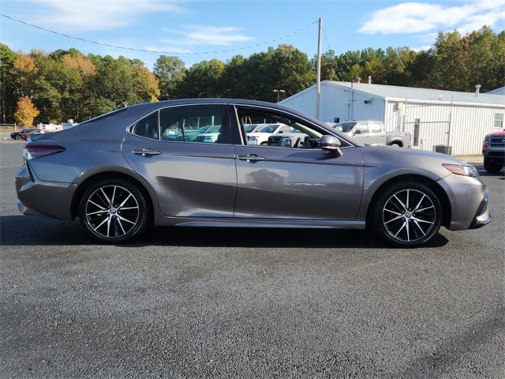 Used 2023 Toyota Camry SE Sedan