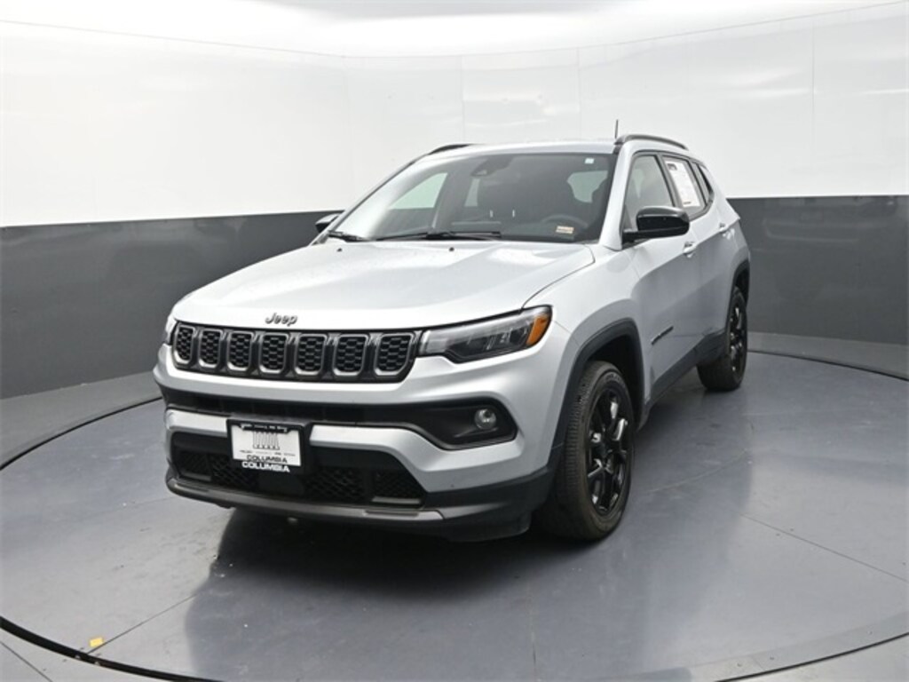 Used 2025 Jeep Compass Latitude SUV
