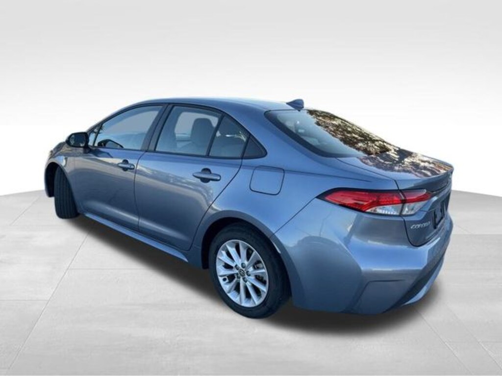 Used 2021 Toyota Corolla LE Sedan