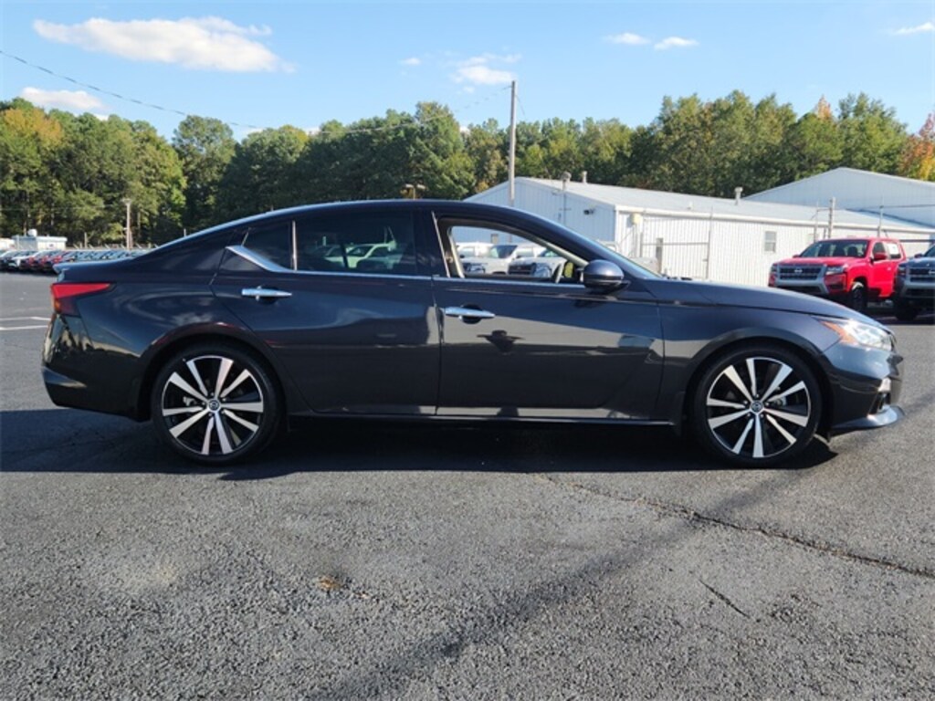 Used 2020 Nissan Altima 2.0 Platinum Sedan