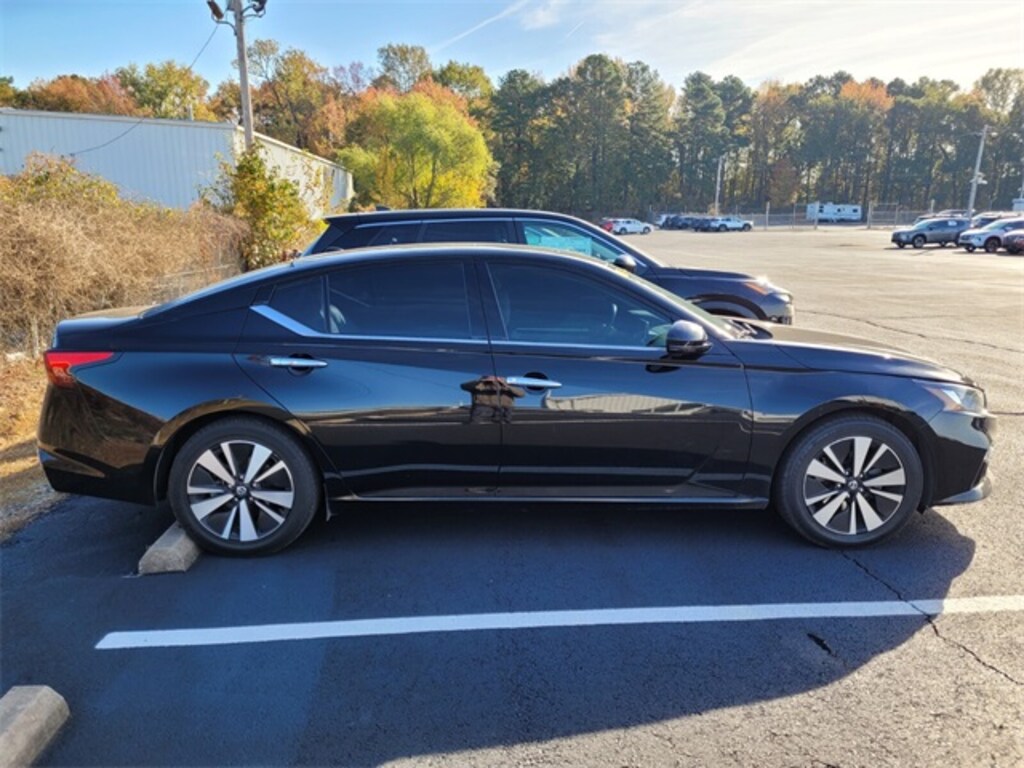 Used 2020 Nissan Altima 2.5 SL Sedan