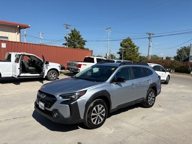 2025 Subaru Outback Premium photo 2