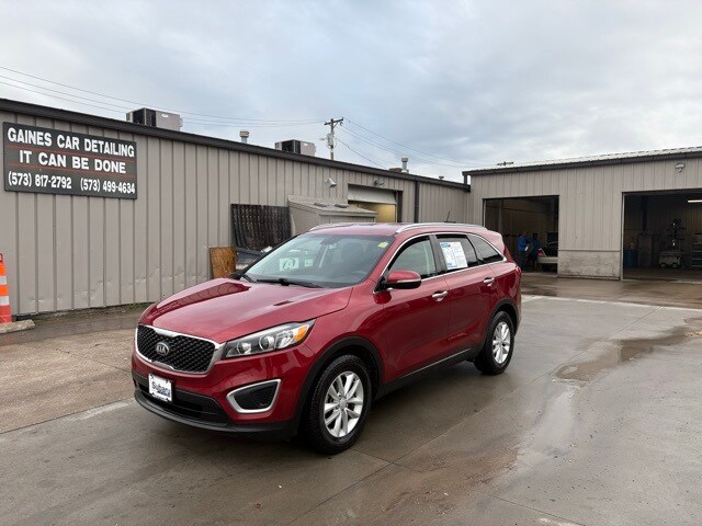 2017 Kia Sorento LX photo 2