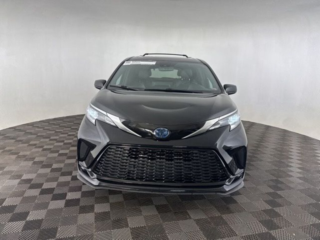 Used 2021 Toyota Sienna XSE 7 Passenger Van