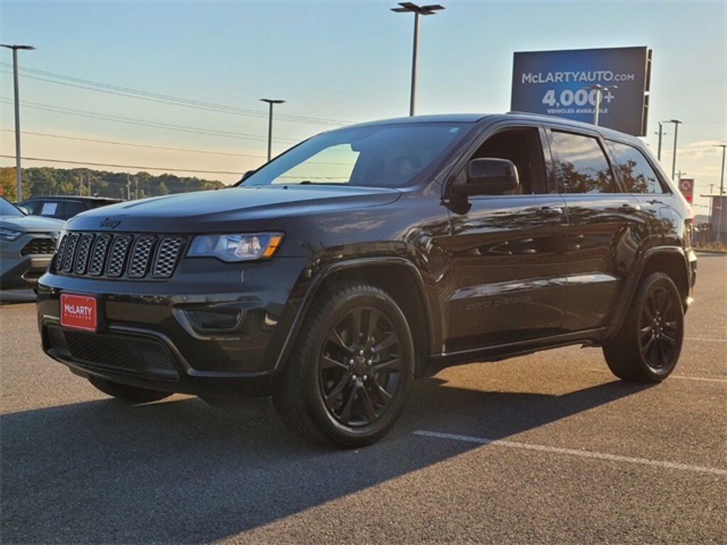 Used 2018 Jeep Grand Cherokee Laredo RWD SUV