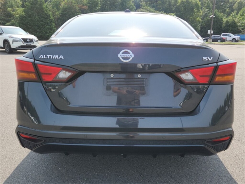 Used 2022 Nissan Altima 2.5 SV Sedan