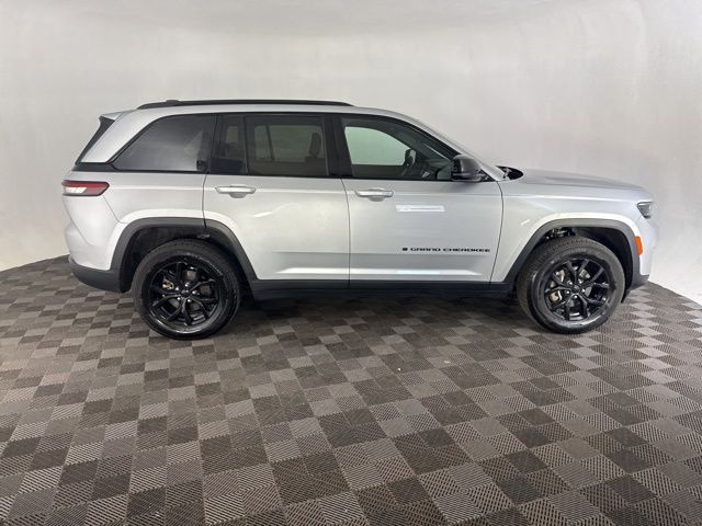 2025 Jeep Grand Cherokee Altitude - Photo 6
