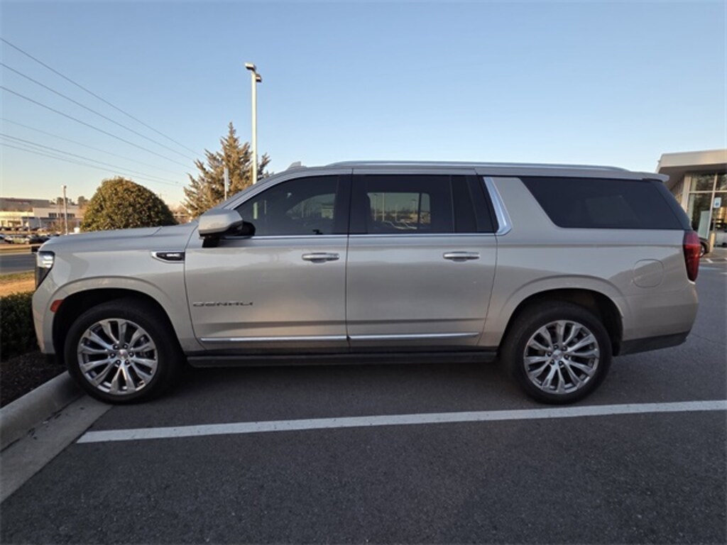 Used 2022 GMC Yukon XL Denali SUV
