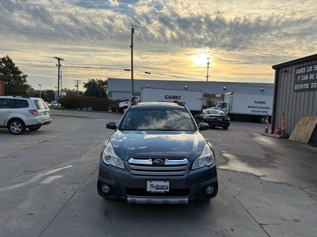Used 2014 Subaru Outback Limited with VIN 4S4BRDLC8E2304891 for sale in Columbia, MO