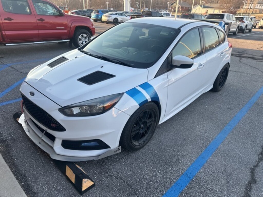 Used 2018 Ford Focus ST Base Hatchback