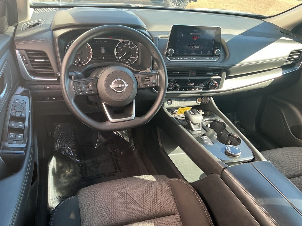 Used 2024 Nissan Rogue SV SUV