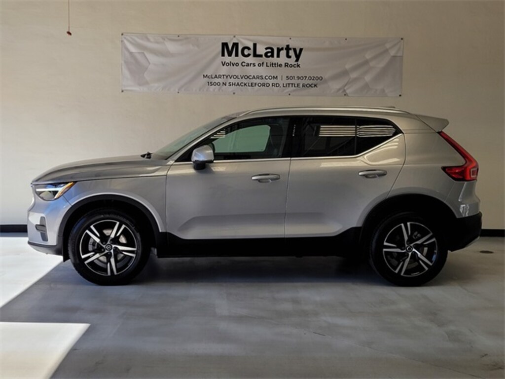 Used 2025 Volvo XC40 B5 Core Bright Theme SUV