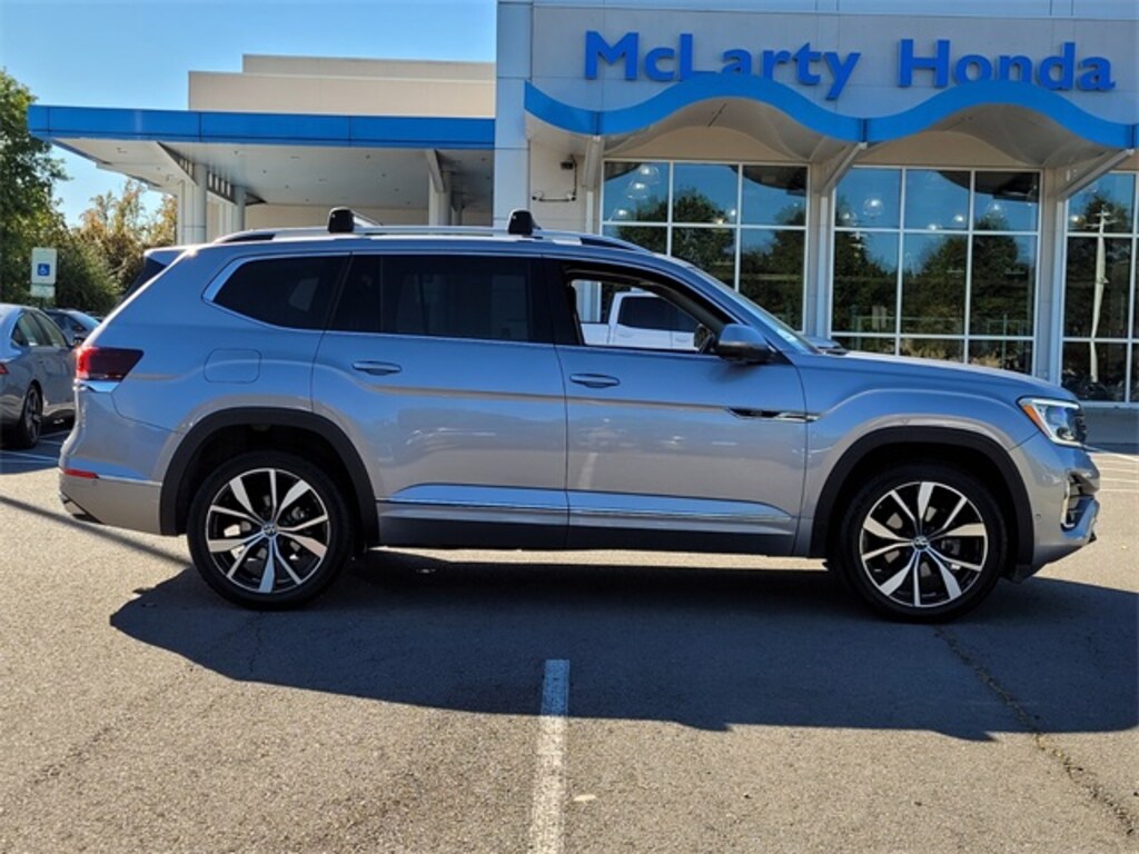 Used 2024 Volkswagen Atlas 2.0T SEL Premium R-Line SUV