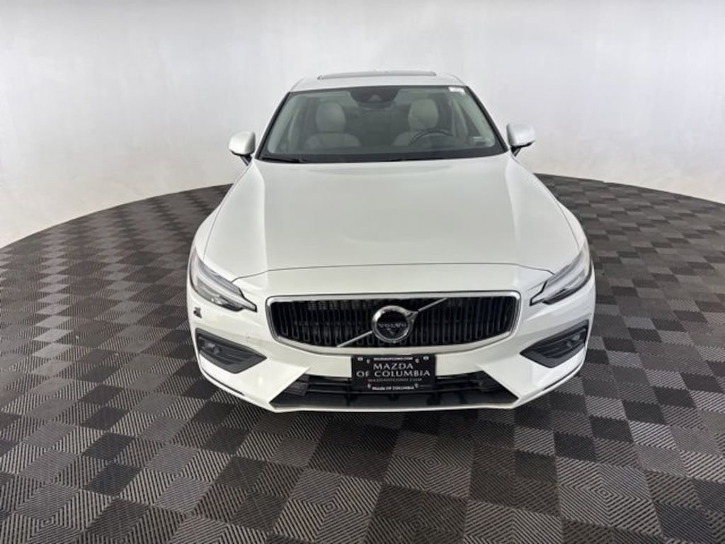 Used 2020 Volvo S60 T5 Momentum Sedan