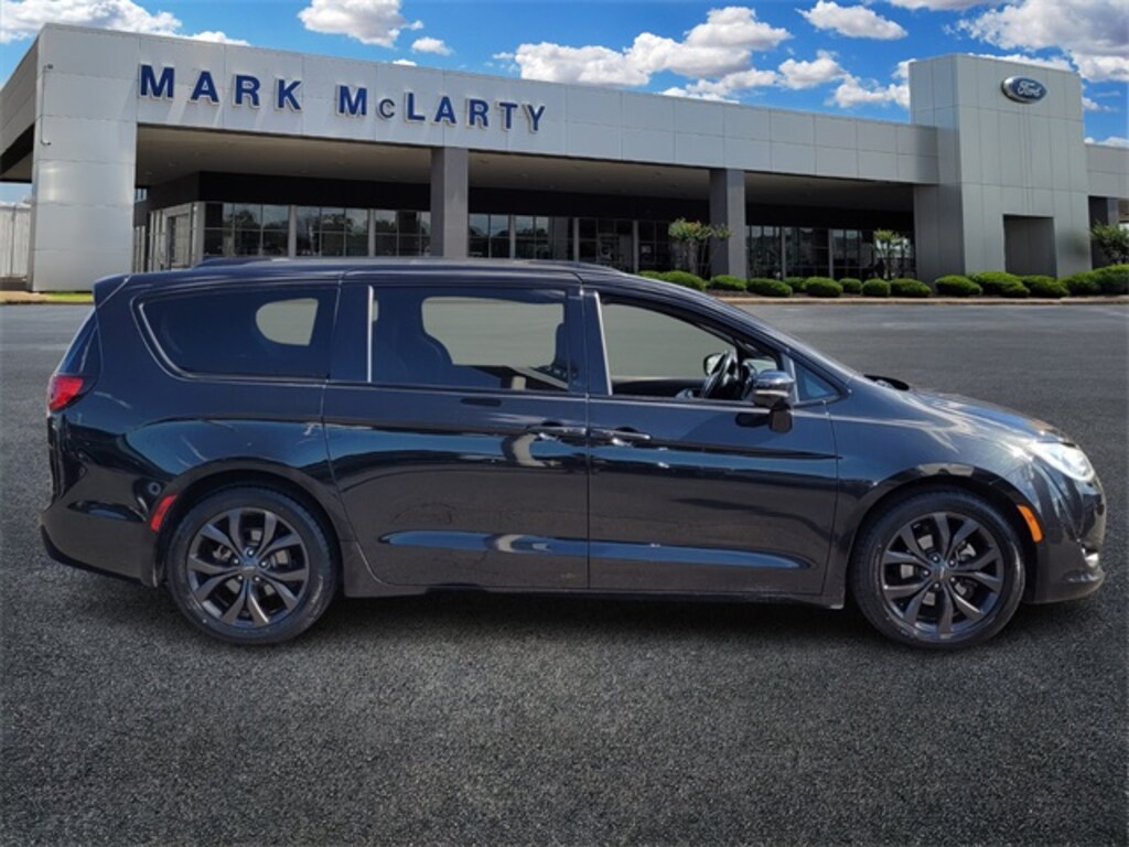 Used 2019 Chrysler Pacifica Limited Van Passenger Van