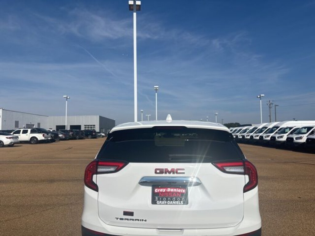 Used 2024 GMC Terrain SLE SUV