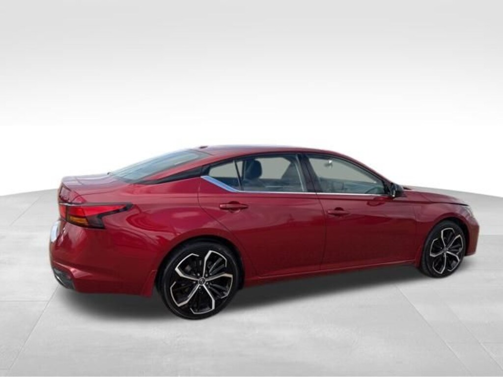 Used 2023 Nissan Altima 2.5 SR Sedan