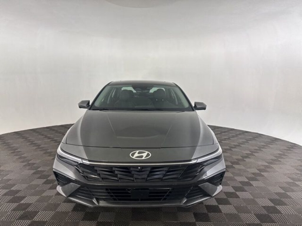 Used 2024 Hyundai Elantra Limited Sedan