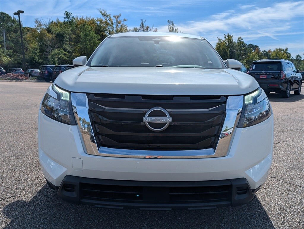 Used 2024 Nissan Pathfinder SV SUV