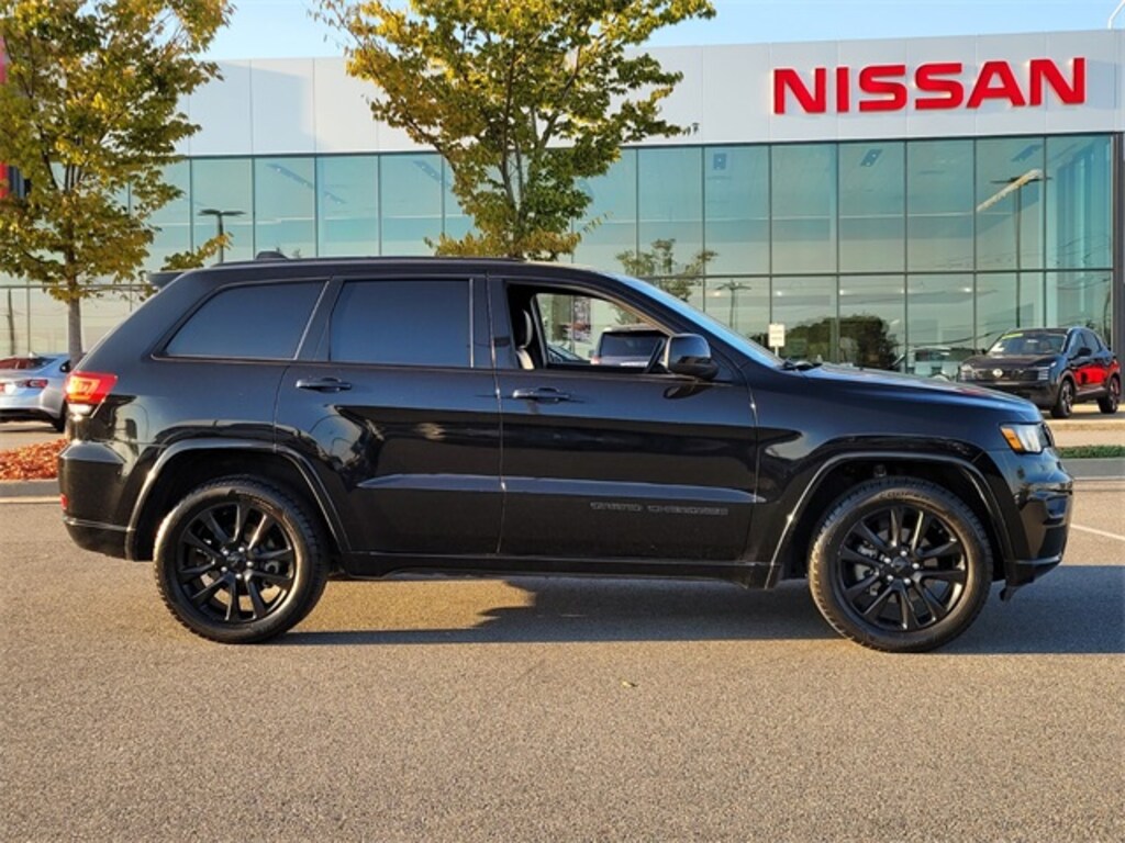 Used 2018 Jeep Grand Cherokee Laredo RWD SUV